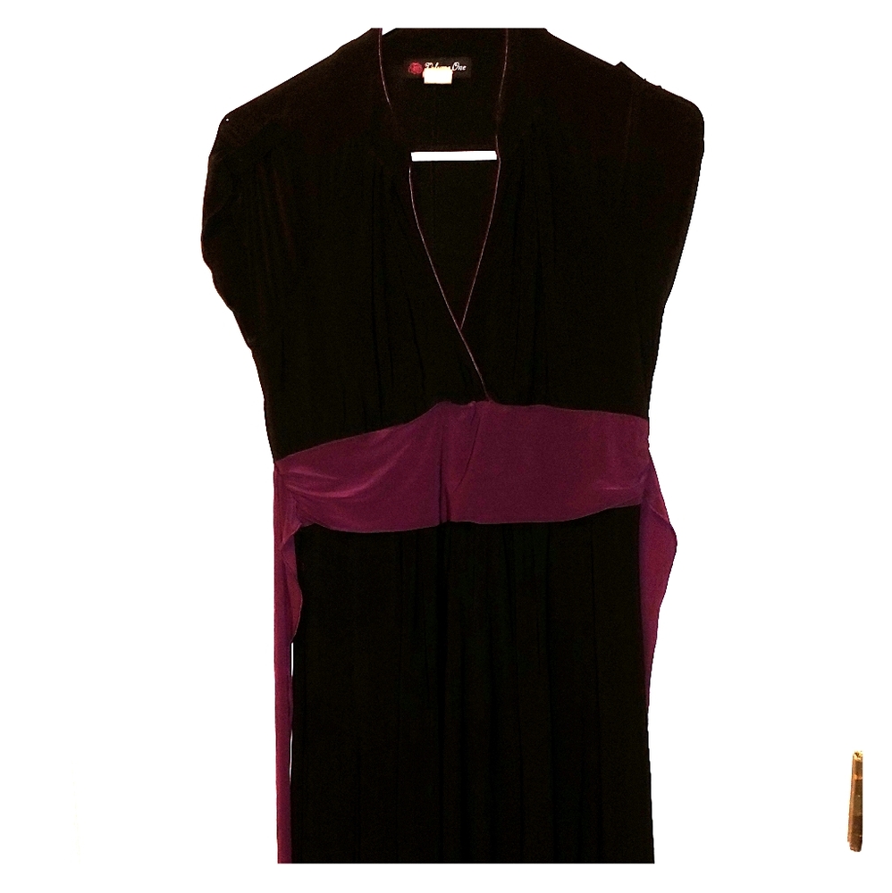 ✅ *Select Dresses: 3 for $25*  Black Dress w/ Gathered Purple Belt